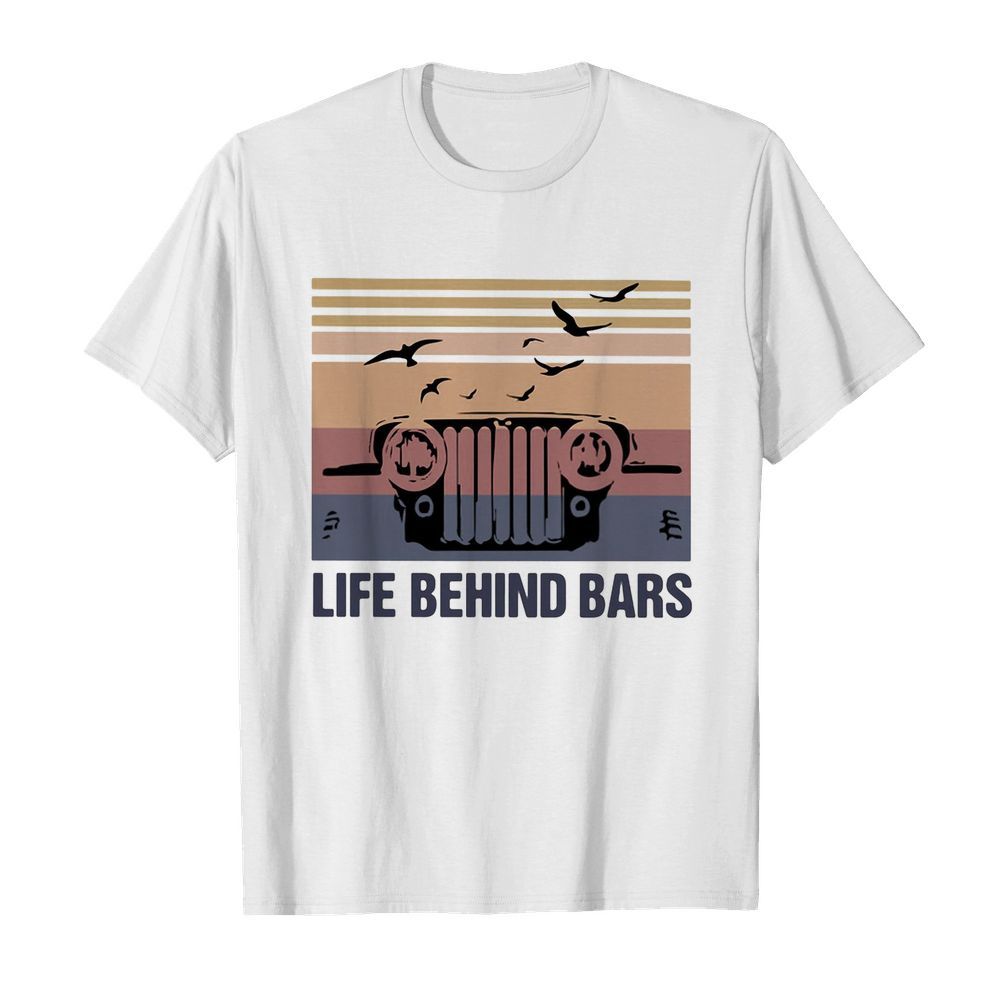 Jeep life behind bars birds vintage  Classic Men's T-shirt