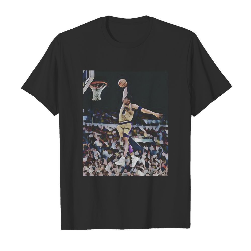 Kobe bryant playing basketball los angeles lakers team shirt