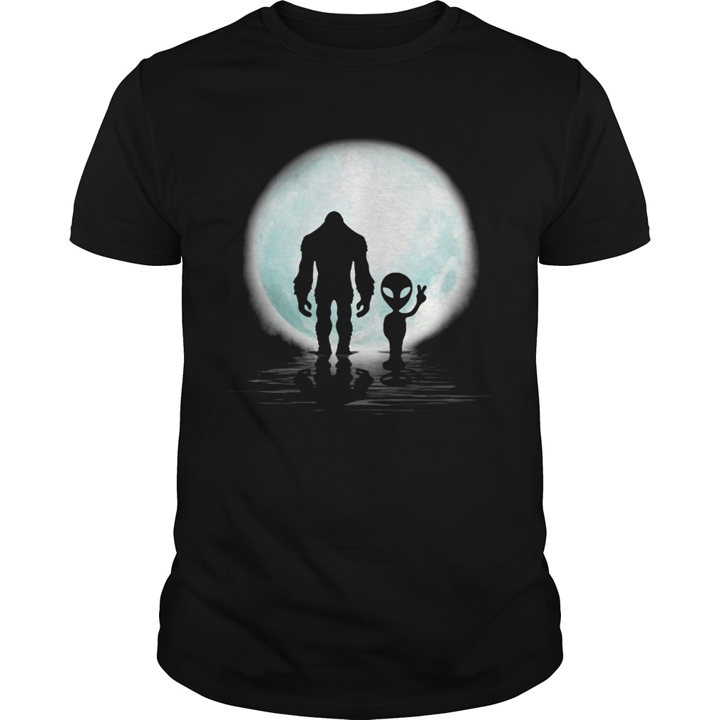 Bigfoot And Alien Under The Moon shirt