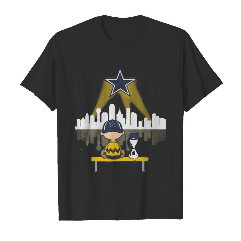 Charlie brown and snoopy dallas cowboys football  Classic Men's T-shirt