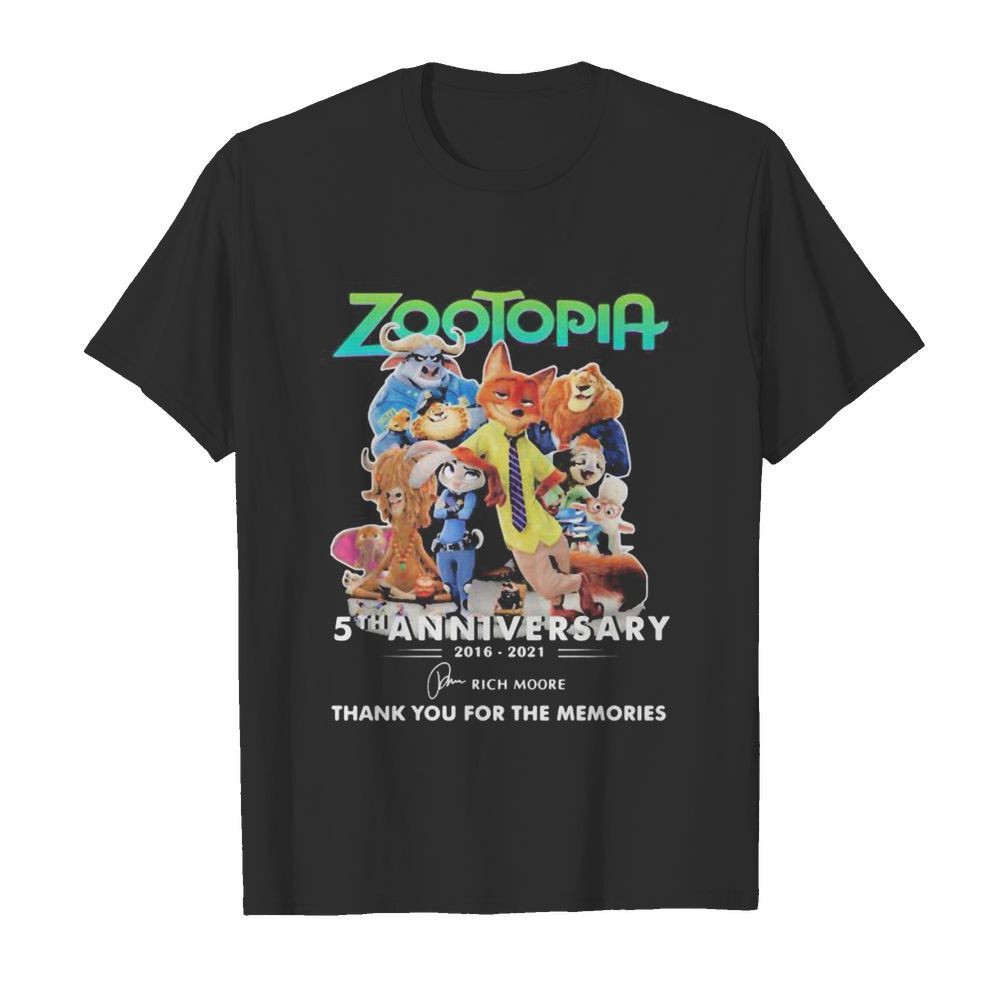 Zootopia 5th anniversary 2016 2020 thank for the memories signatures  Classic Men's T-shirt